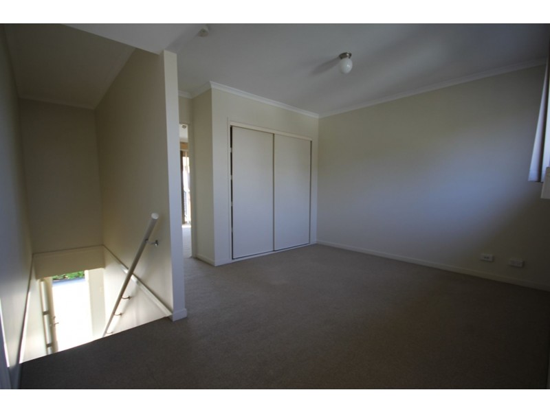 3/25 LAW STREET, Redbank QLD 4301