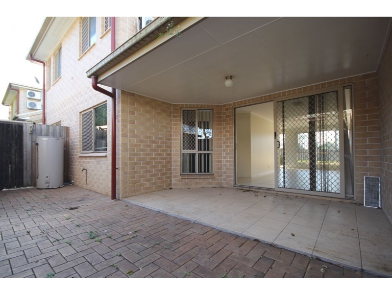 3/25 LAW STREET, Redbank QLD 4301