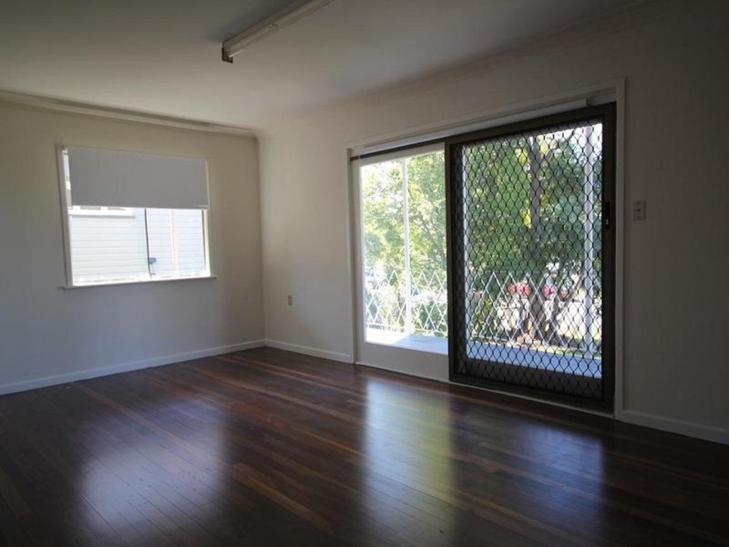 23 Raceview Street, Eastern Heights QLD 4305