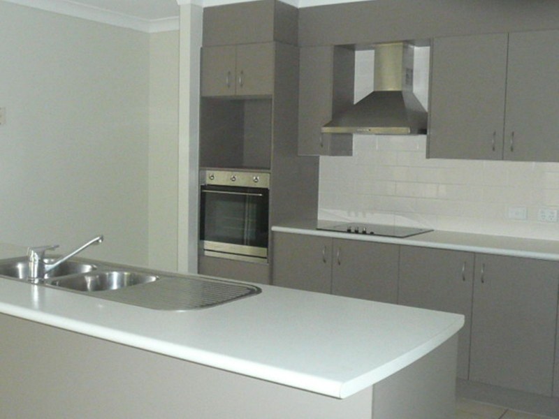 7 Delmere Court, Redbank Plains QLD 4301