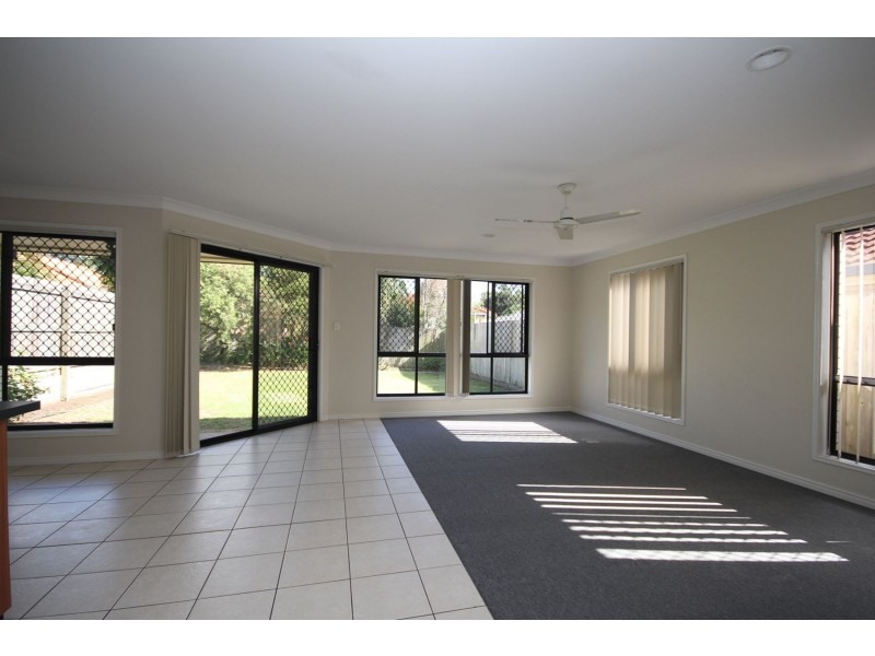 9 Starr Street, Forest Lake QLD 4078