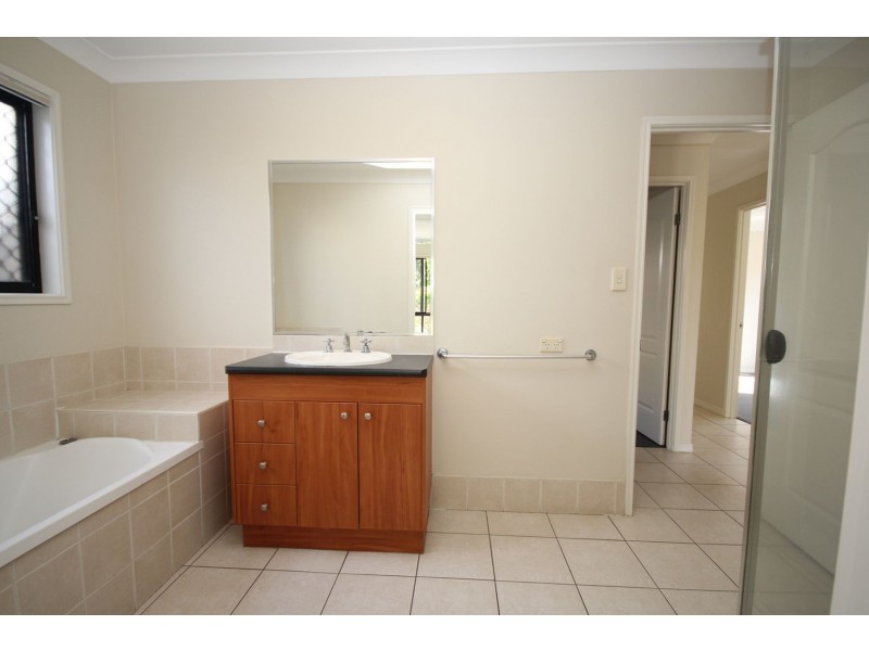 9 Starr Street, Forest Lake QLD 4078