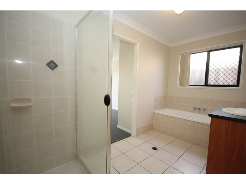 9 Starr Street, Forest Lake QLD 4078