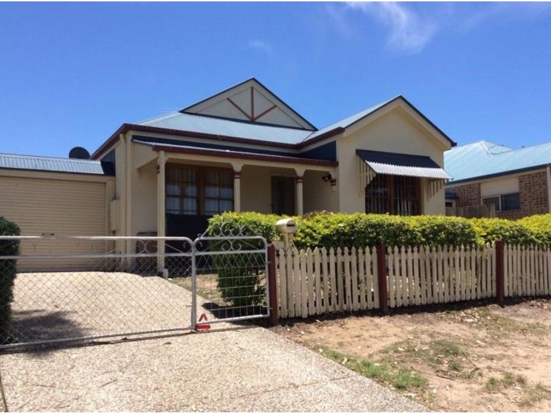 9 Berkshire Place, Springfield Lakes QLD 4300