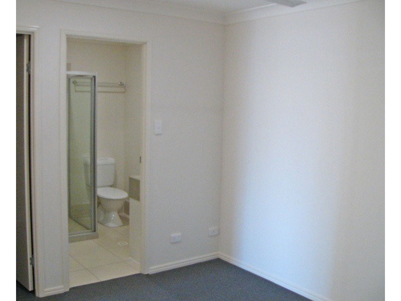 1 York Close, Oxley QLD 4075