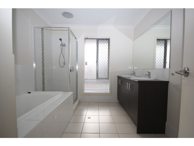 22 Arnaldo Avenue, Augustine Heights QLD 4300