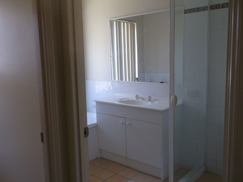 4 Green Place, Durack QLD 4077