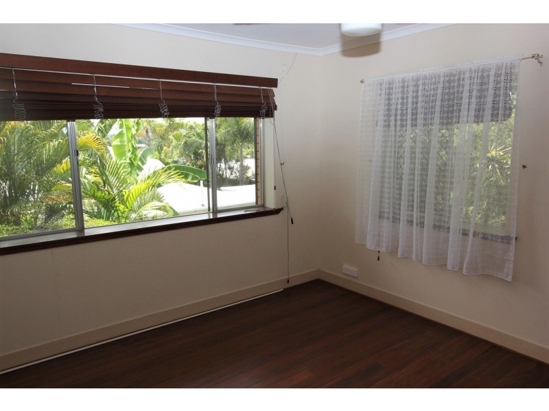 218 Englefield Road, Oxley QLD 4075