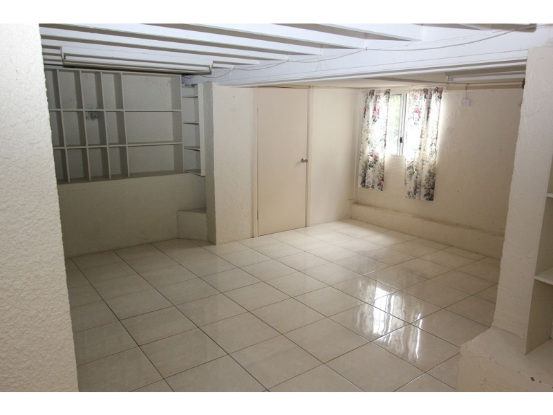 218 Englefield Road, Oxley QLD 4075