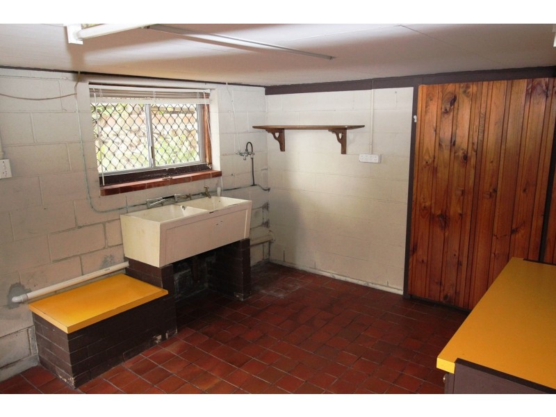 218 Englefield Road, Oxley QLD 4075