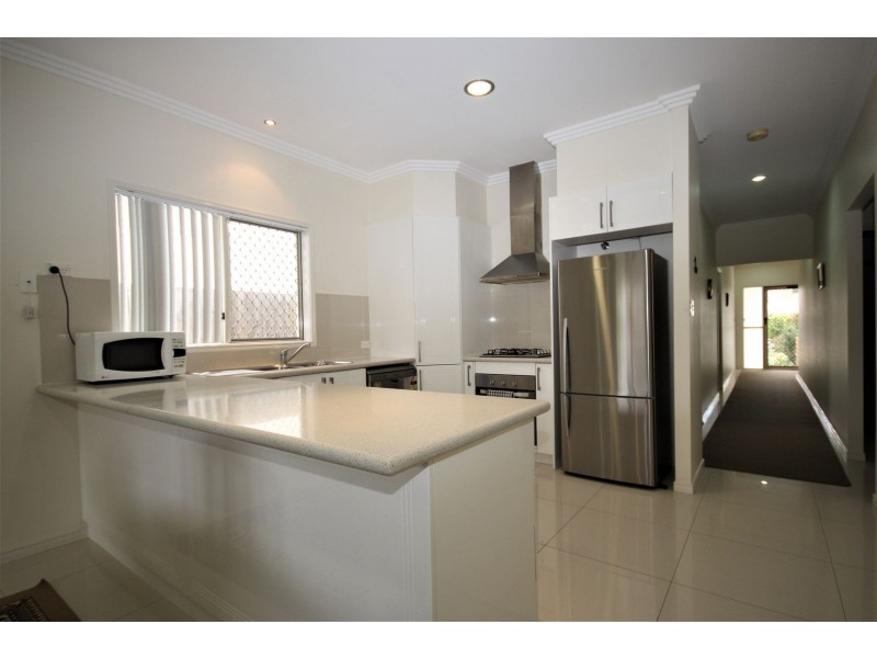 6 Everest Court, Springfield Lakes QLD 4300