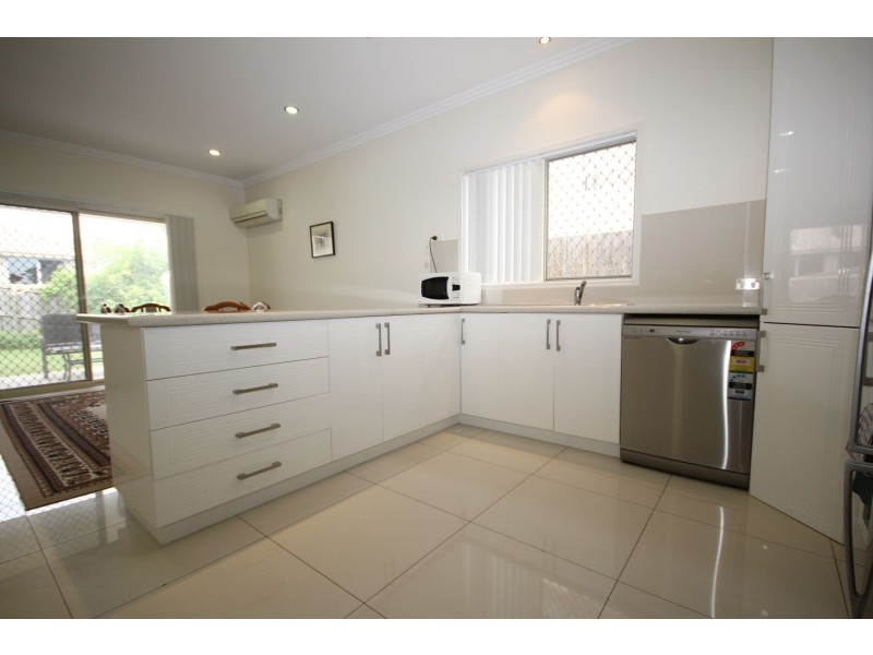 6 Everest Court, Springfield Lakes QLD 4300