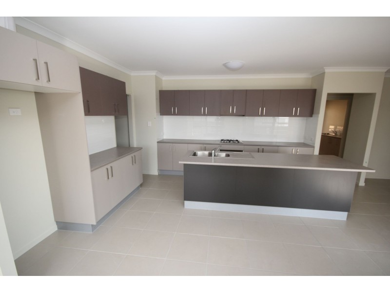 9 Kearney Street, Augustine Heights QLD 4300