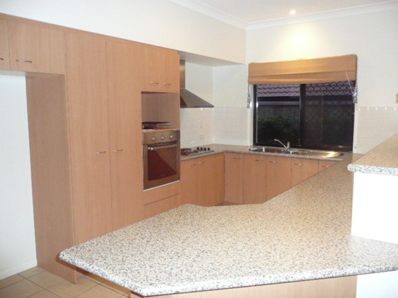 24 Summit Drive, Springfield Lakes QLD 4300