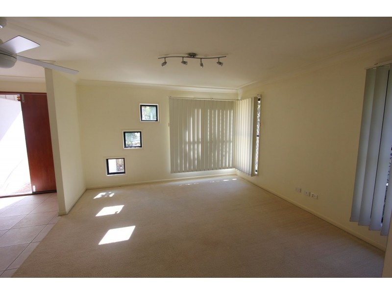 106 Brookeside Crescent, Seventeen Mile Rocks QLD 4073
