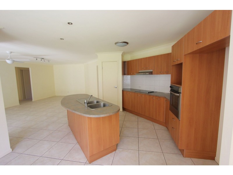 106 Brookeside Crescent, Seventeen Mile Rocks QLD 4073