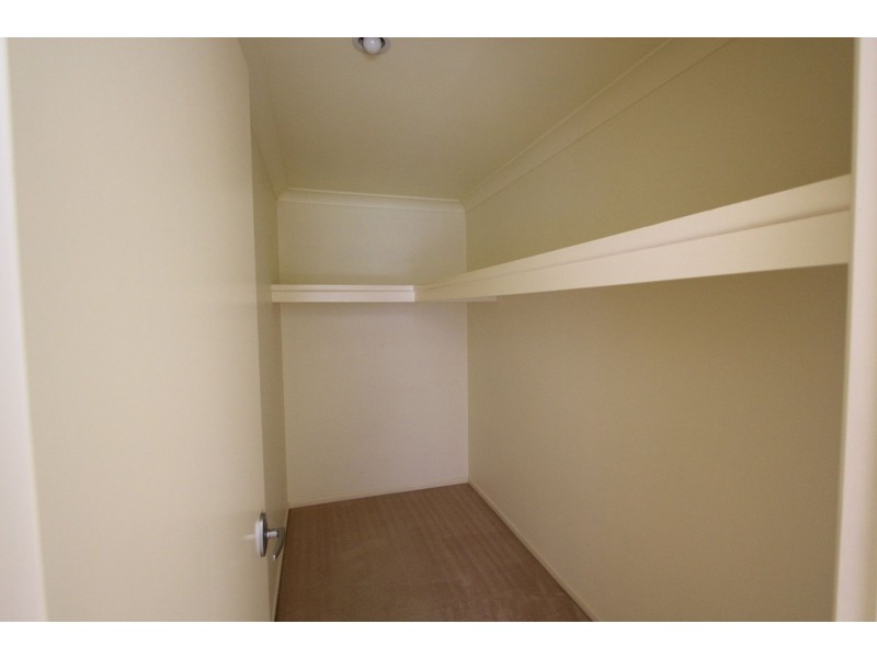 106 Brookeside Crescent, Seventeen Mile Rocks QLD 4073
