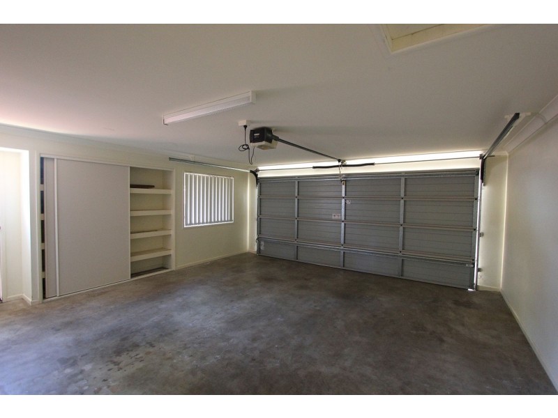 106 Brookeside Crescent, Seventeen Mile Rocks QLD 4073