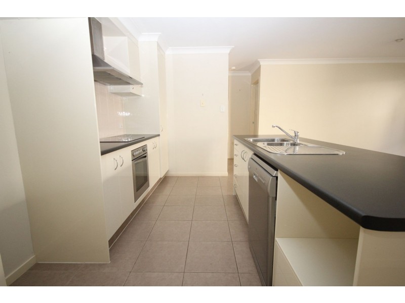 35 Lakes Entrance Drive, Springfield Lakes QLD 4300