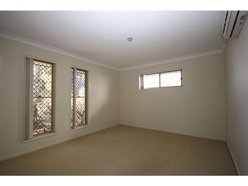 35 Lakes Entrance Drive, Springfield Lakes QLD 4300