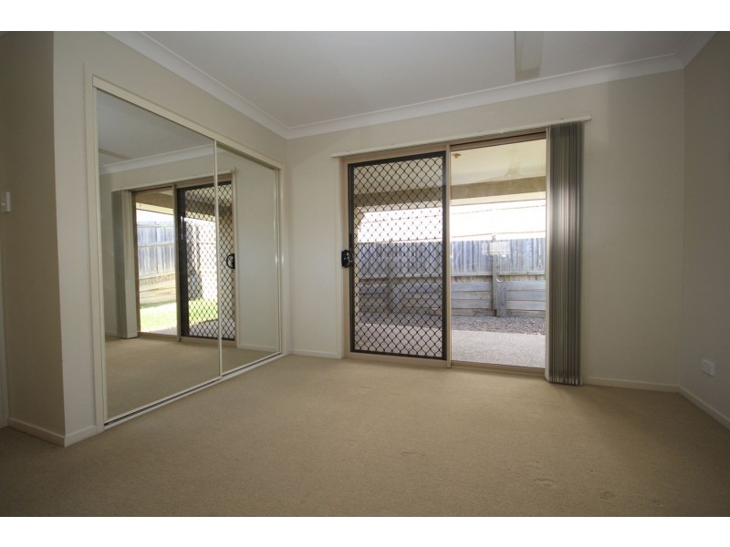 35 Lakes Entrance Drive, Springfield Lakes QLD 4300