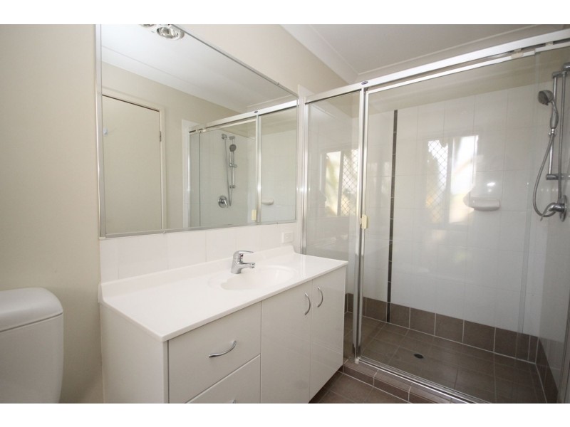 35 Lakes Entrance Drive, Springfield Lakes QLD 4300