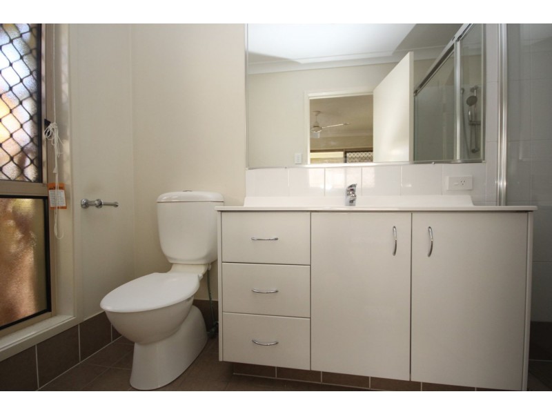 35 Lakes Entrance Drive, Springfield Lakes QLD 4300