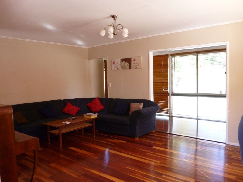 6 Caroline Street, Riverview QLD 4303