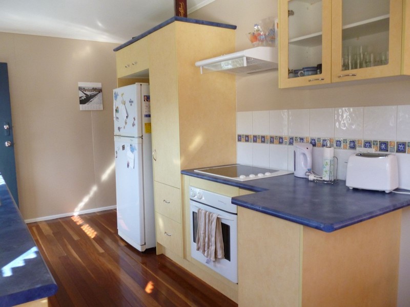 6 Caroline Street, Riverview QLD 4303