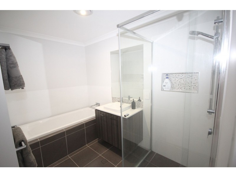 17 Grevillea Street, Ripley QLD 4306