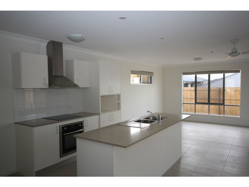 31 Woodline Drive, Spring Mountain QLD 4124