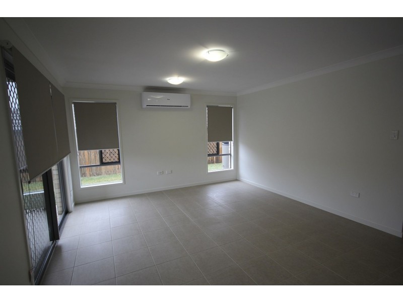 31 Woodline Drive, Spring Mountain QLD 4124