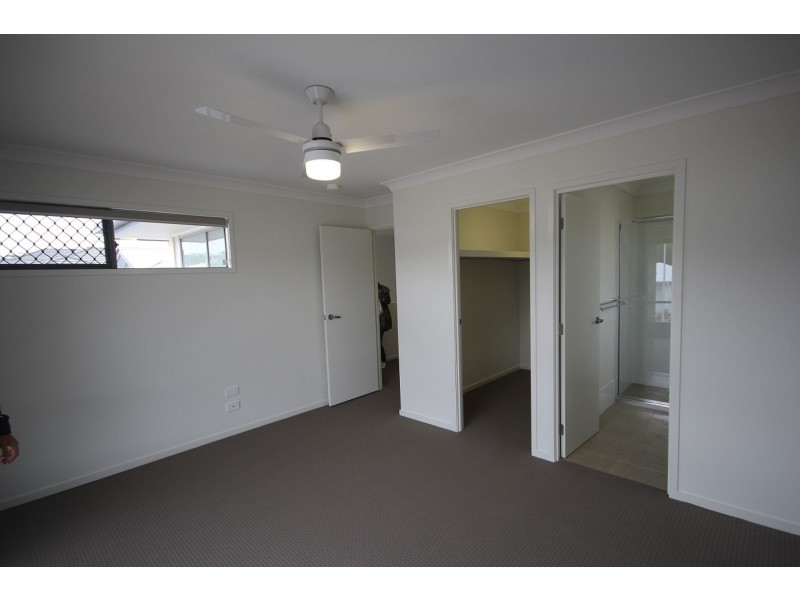 31 Woodline Drive, Spring Mountain QLD 4124