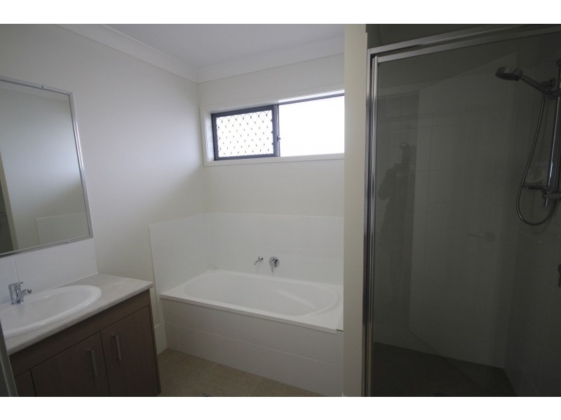 31 Woodline Drive, Spring Mountain QLD 4124