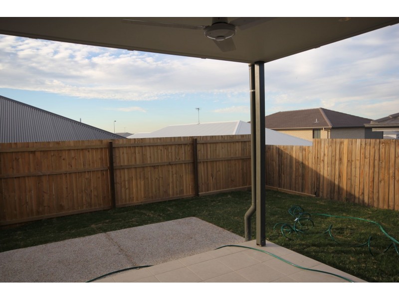 31 Woodline Drive, Spring Mountain QLD 4124