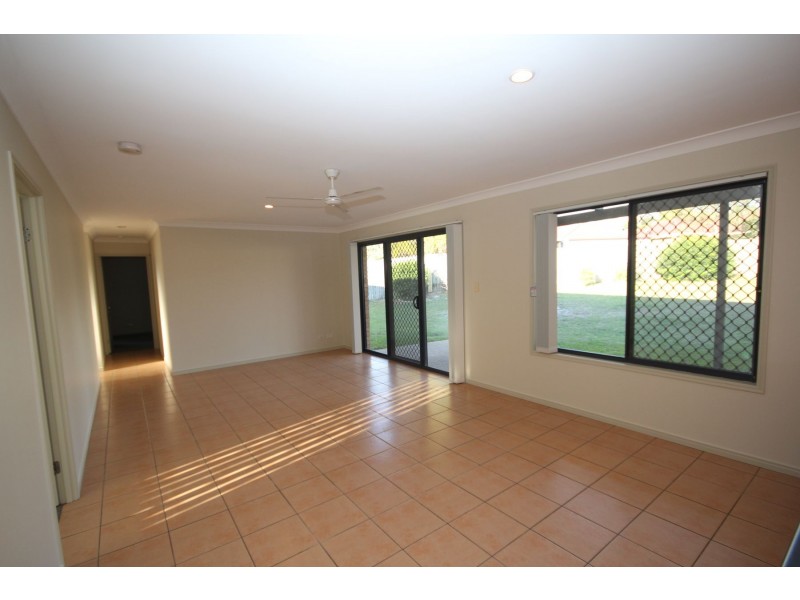 11 Rae Close, Camira QLD 4300