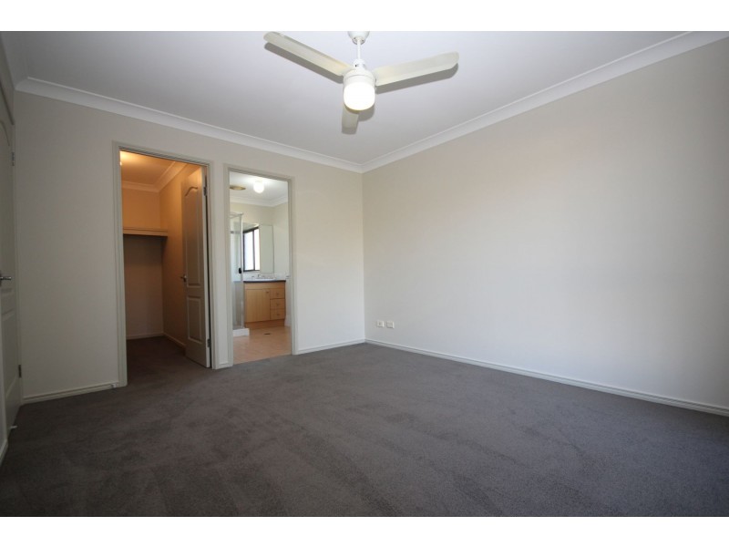 11 Rae Close, Camira QLD 4300
