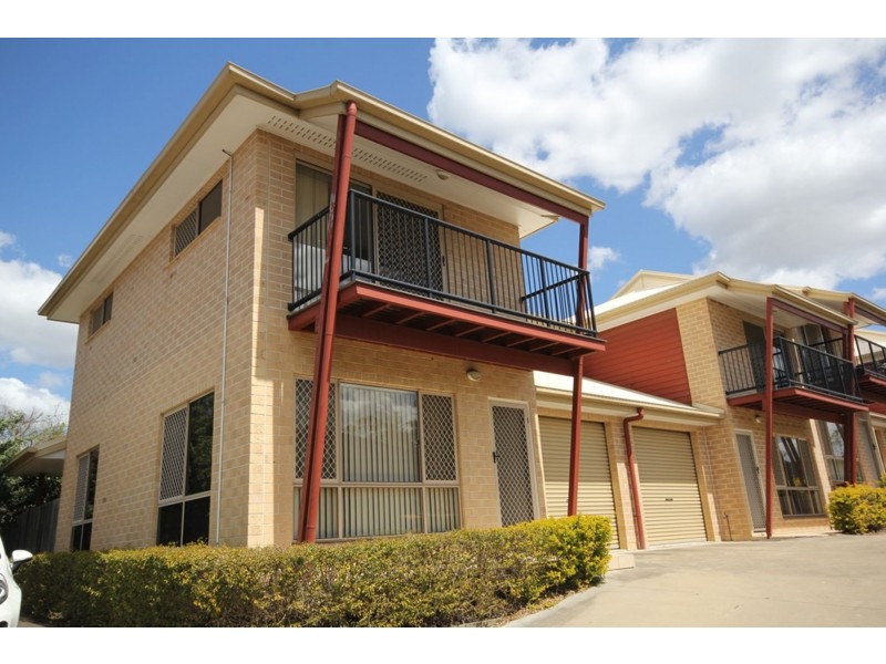 1/25 Law Street, Redbank QLD 4301