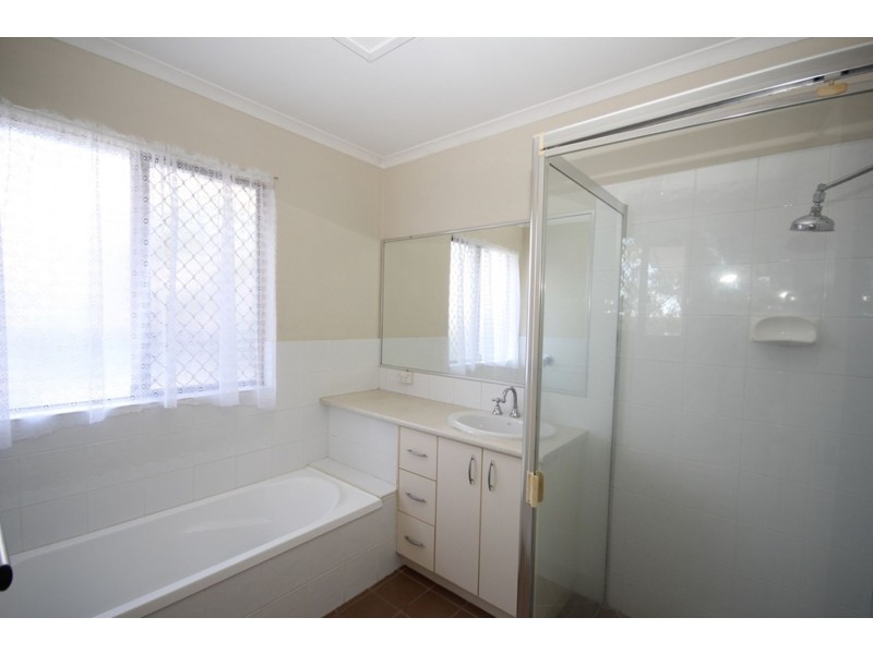 1/25 Law Street, Redbank QLD 4301