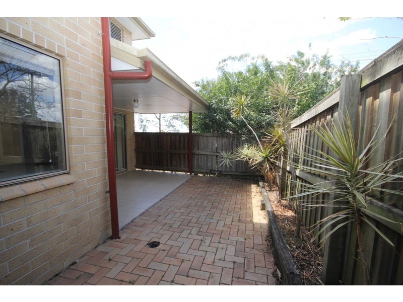 1/25 Law Street, Redbank QLD 4301