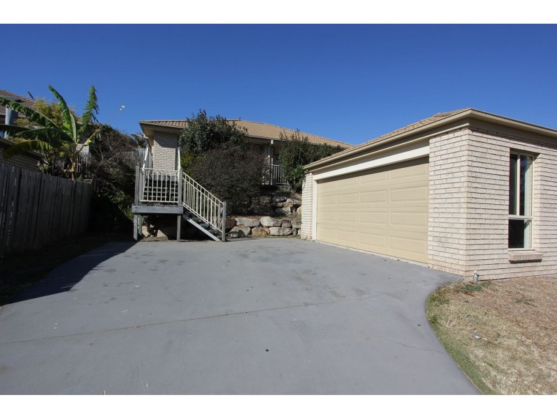 11 Michael Place, Oxley QLD 4075