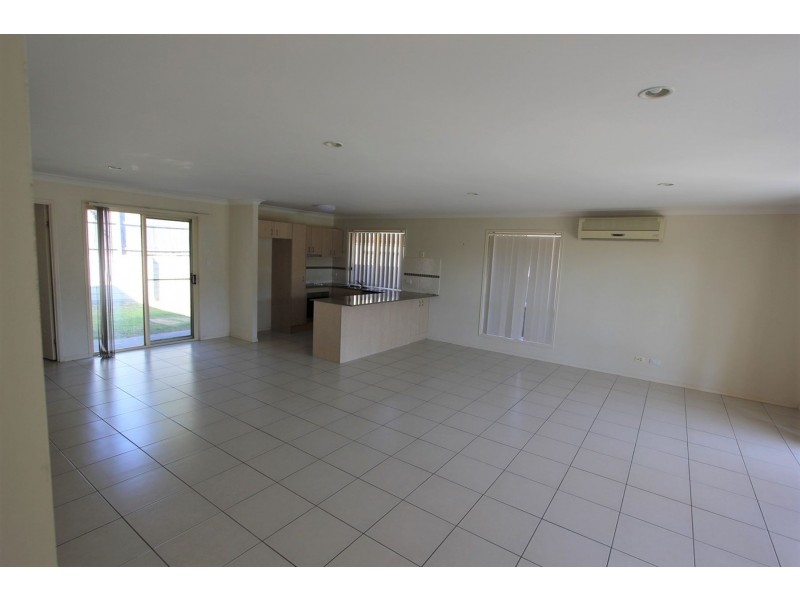 11 Michael Place, Oxley QLD 4075