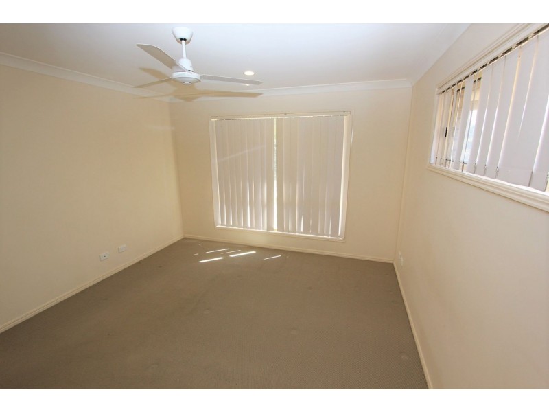 11 Michael Place, Oxley QLD 4075