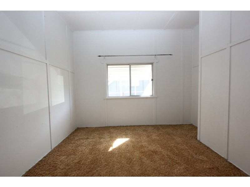 18 Price Street, Oxley QLD 4075