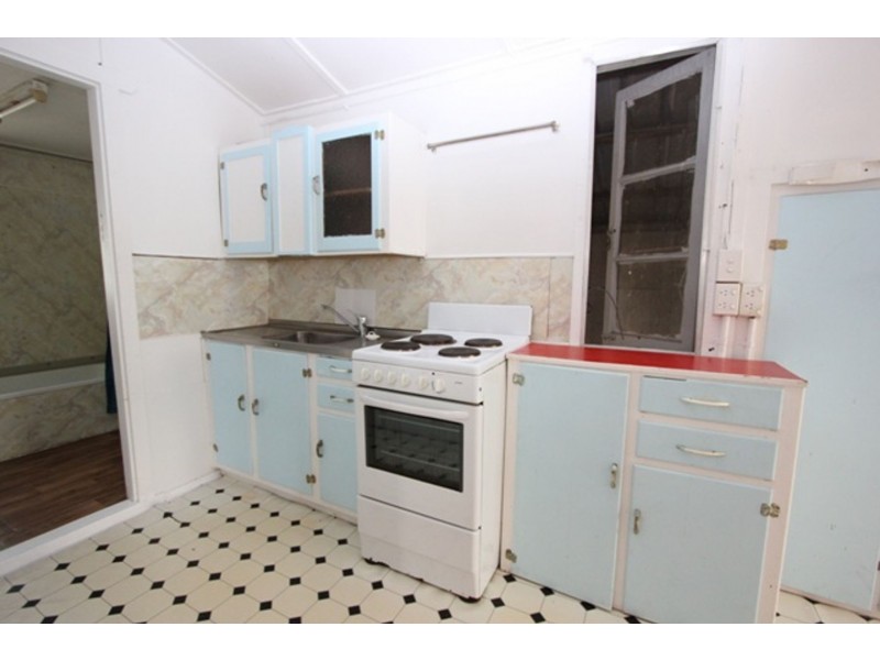 18 Price Street, Oxley QLD 4075