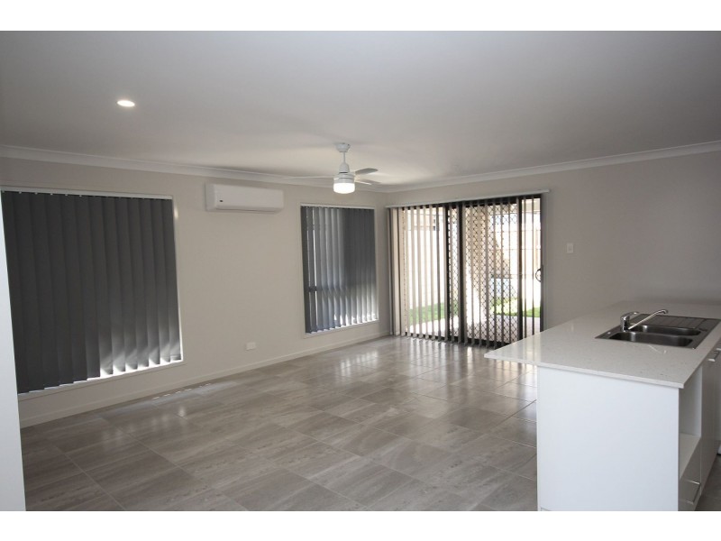 3 Bullock Street, Spring Mountain QLD 4124