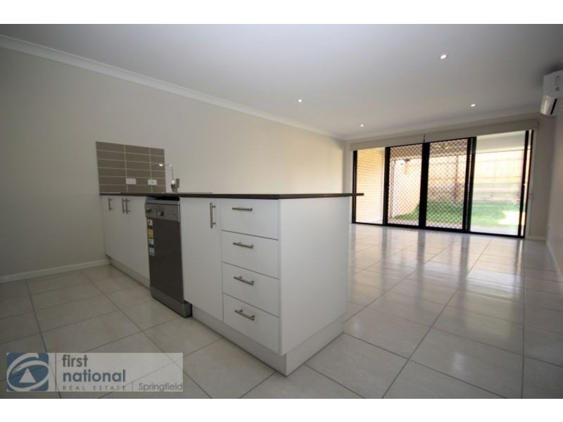 1/24 Boscawan Crescent, Bellbird Park QLD 4300