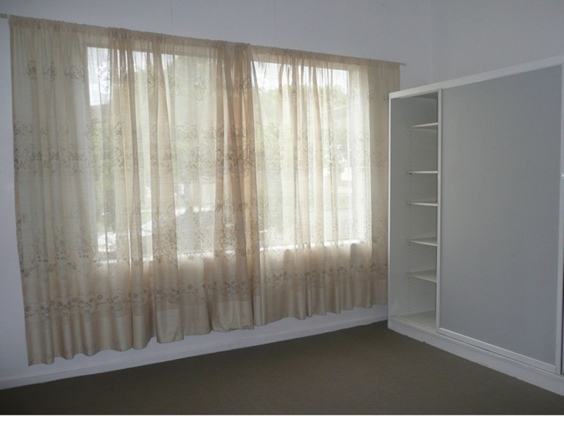 63 Englefield Road, Oxley QLD 4075