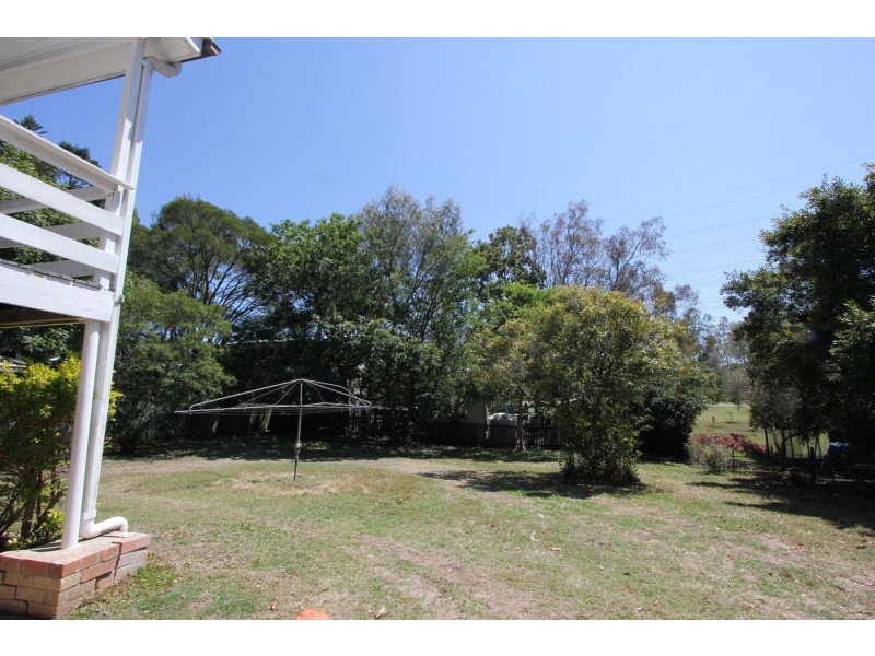 63 Englefield Road, Oxley QLD 4075