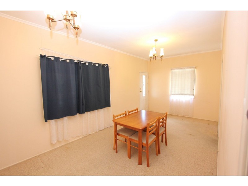 62 Oxley Station Road, Oxley QLD 4075